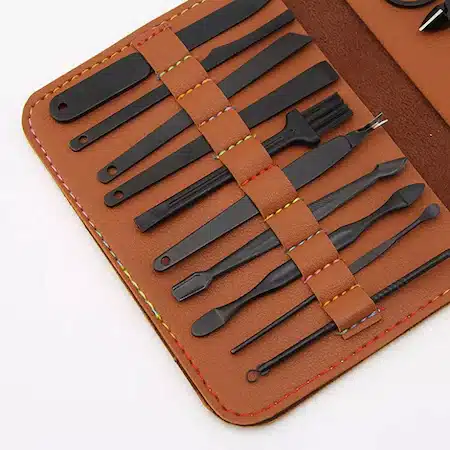 Trusă manichiură si pedichiură 16 piese-2 Trusă manichiură si pedichiură 16 piese-2